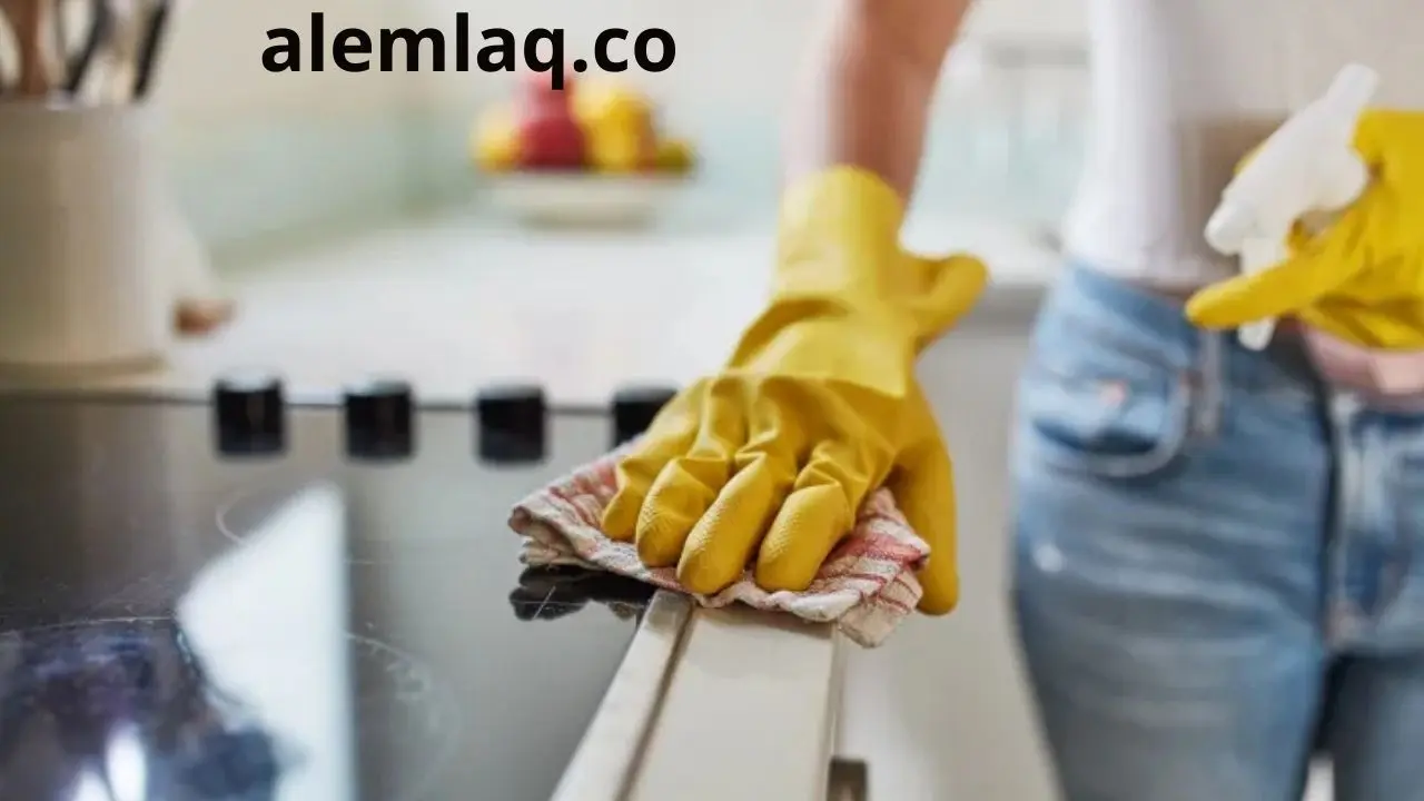 خدمة عاملات بنظام الساعات في دبي