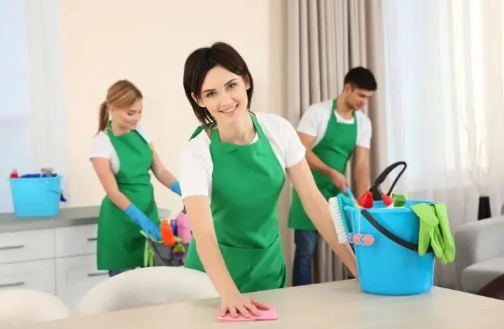 عاملات بنظام الساعات في دبي